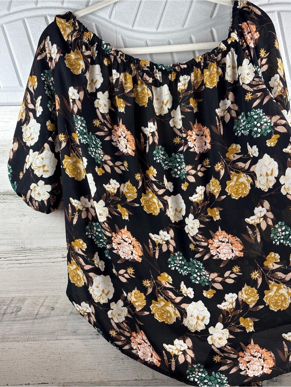 Rue21 Black Floral Tie-Front Puff Sleeve Blouse - Picture 3 of 3